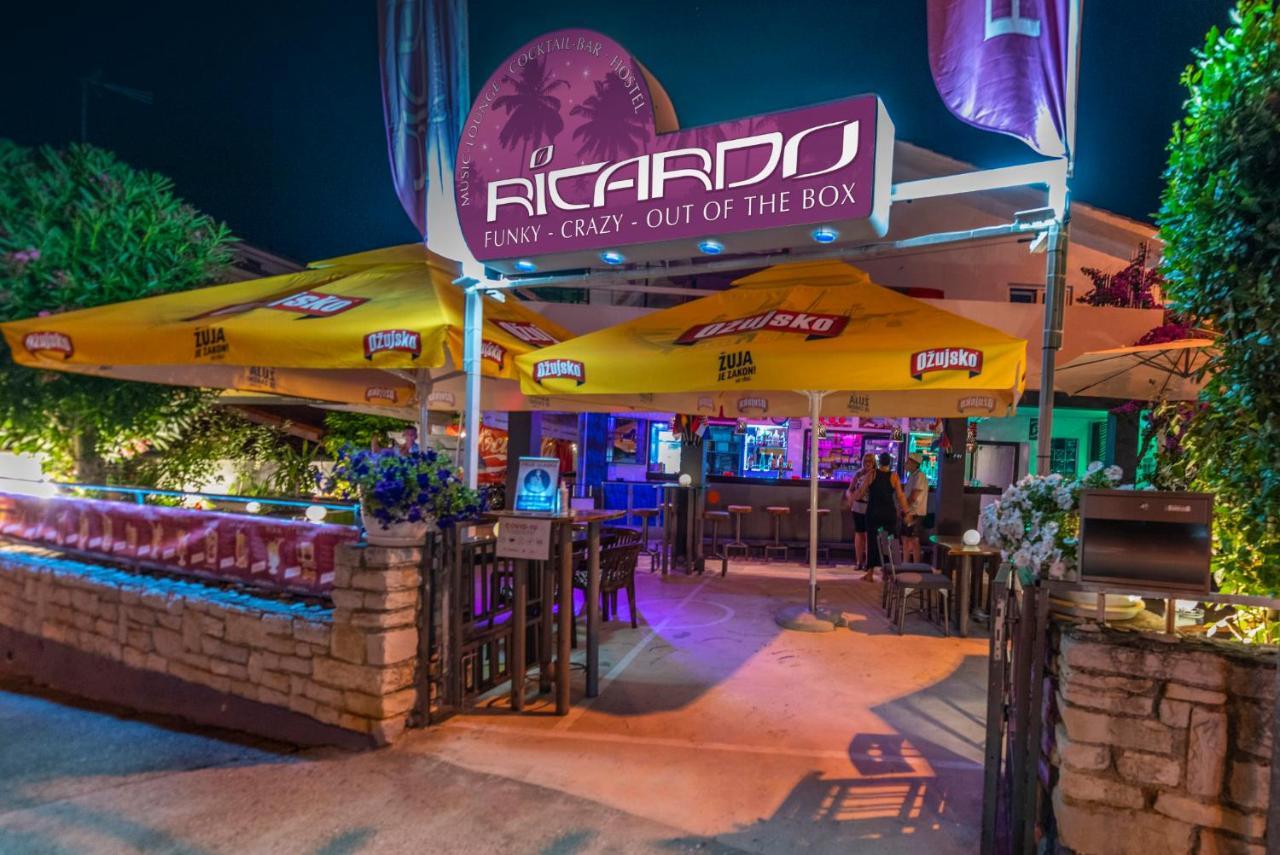 Ricardo Team-Hostel Pjescana Uvala Exterior photo